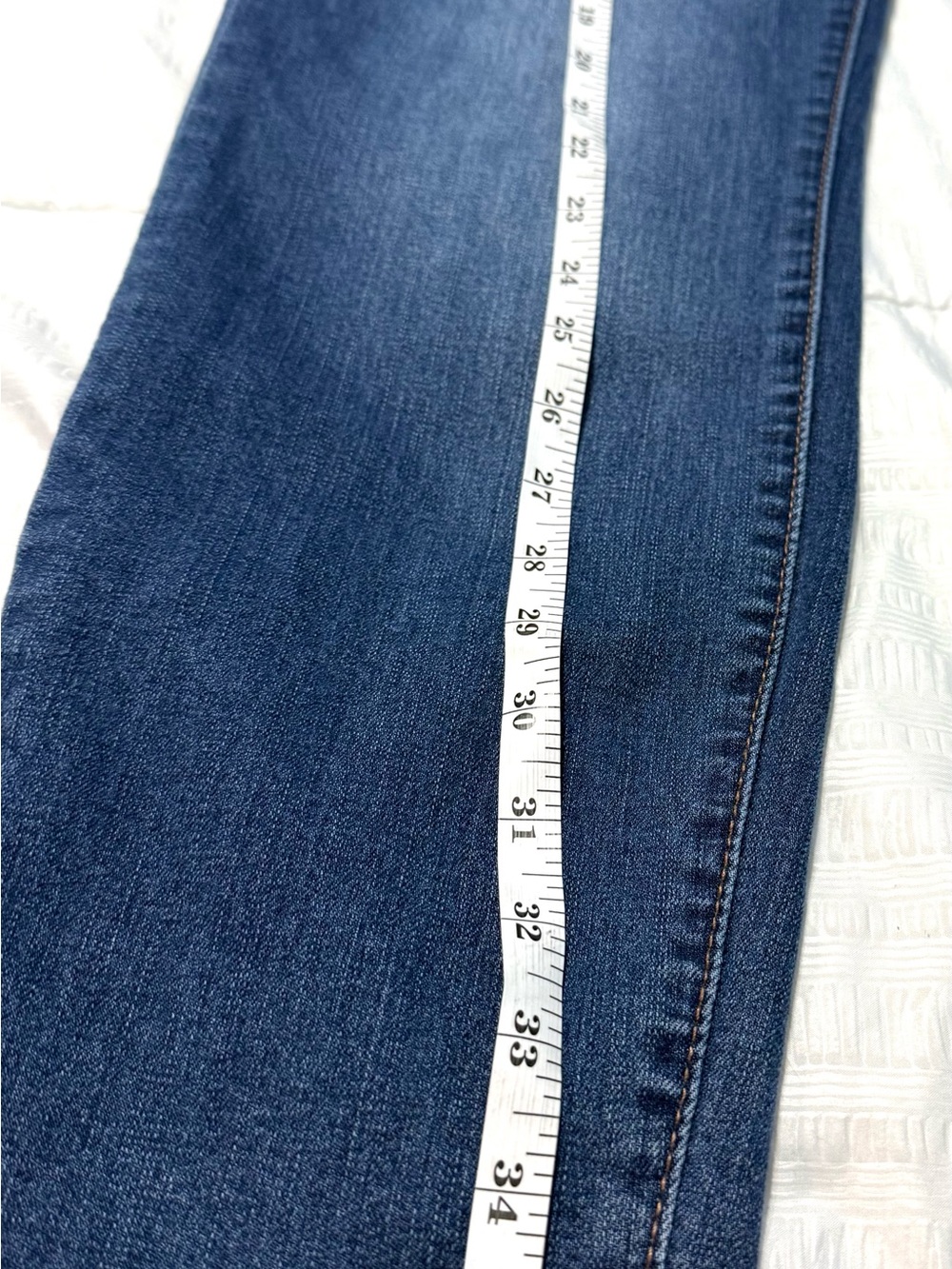 Women’s Classic Blue Jeans - Straight Fit - Picture 5 of 7